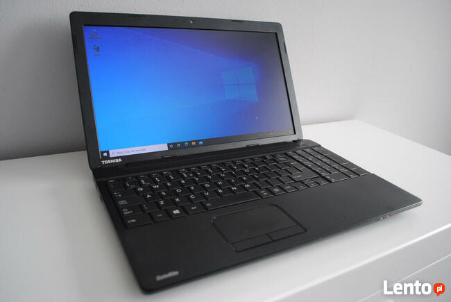 Laptop Toshiba, Radeon, 4GB Ram, SSHD 500GB, Windows 10