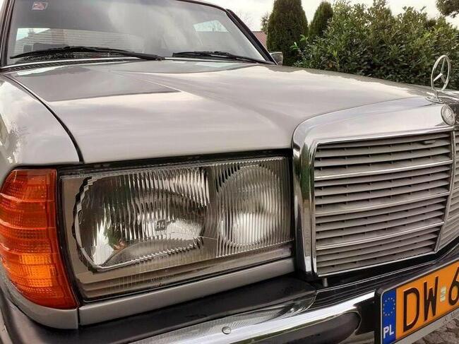Zabytkowy Mercedes W 123 do ślubu i nie tylko