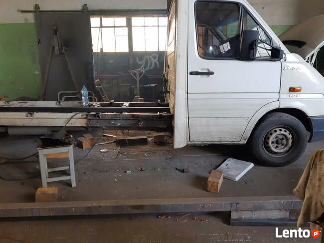 remonty i naprawy kontenerów i ram samochodów dostawczych, c