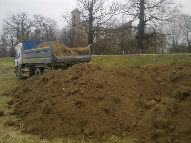 Ziemia ogrodowa, humus, czarnoziem, ziemia brunatna trawnik.