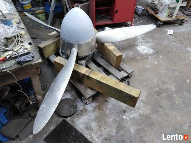 Renowacja i odbudowa śmigieł samolotu części na ekspozycje .