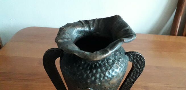 Wazon z brązu ręcznie kuty antyk