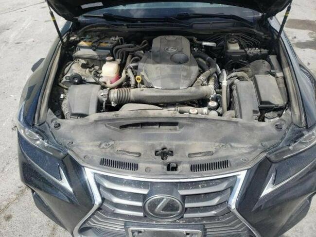 Lexus IS 2018, 2.0L, po gradobiciu