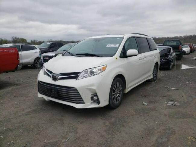 Toyota Sienna 2020, 3.5L, XLE, porysowany lakier