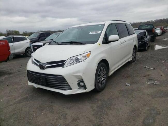 Toyota Sienna 2020, 3.5L, XLE, porysowany lakier