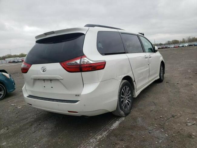 Toyota Sienna 2020, 3.5L, XLE, porysowany lakier