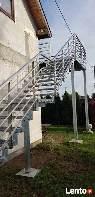 Tarasy i schody na konstrukcji stalowej
