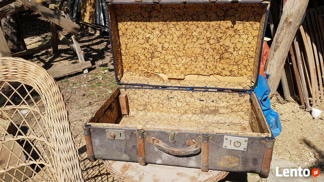 starodawna walizka, dekoracja