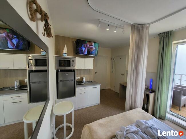 Studio dla 2 osoby z pięknym baldachimem nad łóżkiem-Wł