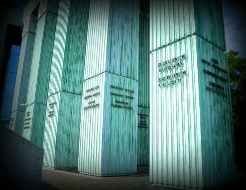 LITERY z MOSIĄDZU / Starowiślna Kraków