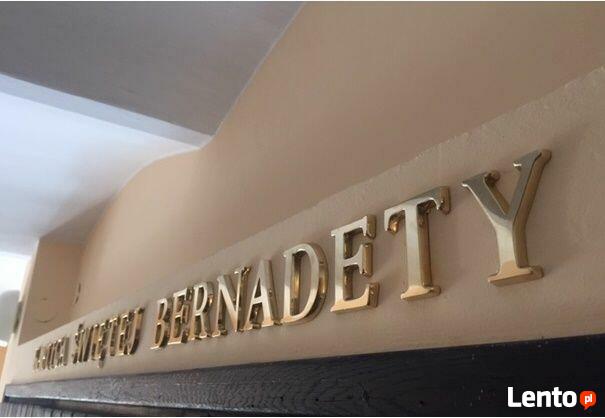 LITERY z MOSIĄDZU / Starowiślna Kraków