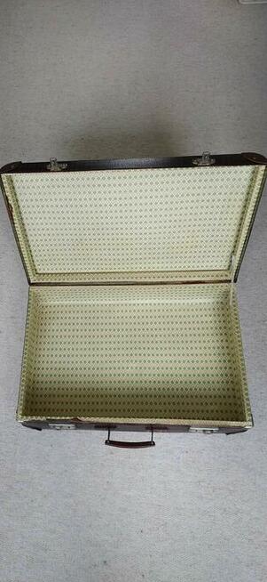 Walizka podróżna z lat 60 tych.