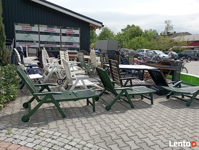 Leżak ogrodowy, krzesło, stół ogrodowy, parasol, poduchy,