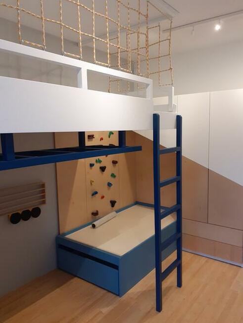 łózko na antresoli 222