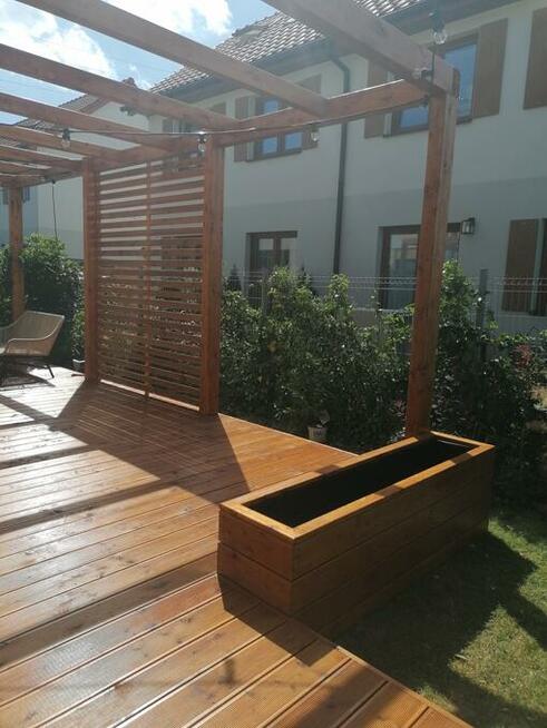 Tarasy z drewna, tarasy drewniane, pergole, drewutnie