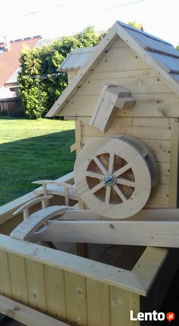 piękny młyn wodny z wiatrakiem.1600 zł