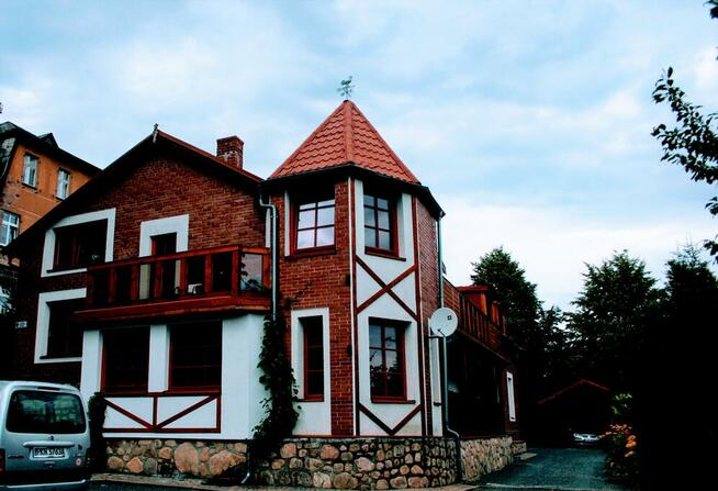 Pokoje z łazienkami i widokiem na góry w centrum Karpacza