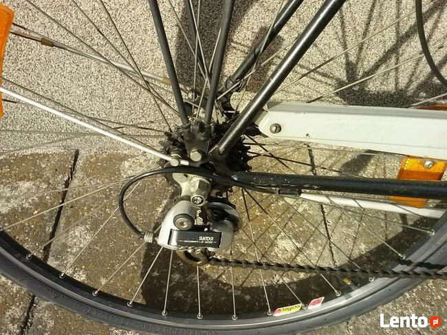 Rower damka 28 cali, przerzutki 410 zł.