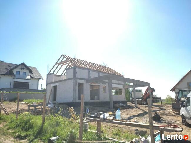 Dachy, Więźby, pokrycia dachowe