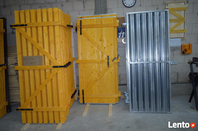 Drzwi piwniczne metalowe