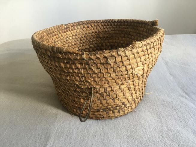 Stary kosz koszyk słoma słomiany