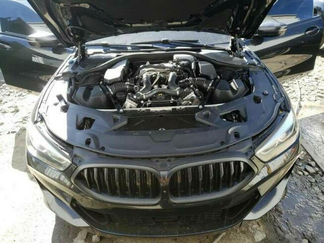 M850XI, 2020, porysowany lakier