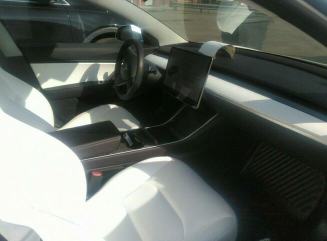 Tesla Model 3 Mid Range, 2019, od ubezpieczalni