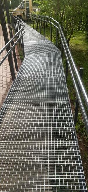 Podjazdy dla osób niepłnosprawnych