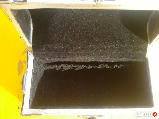 Ozdobny kuferek torebka, 30 zł.