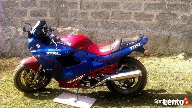 Motor Suzuki GSX 600