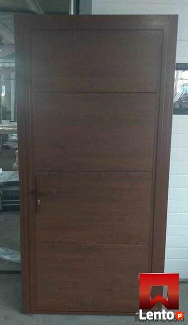 Drzwi do garażu w kolorze złoty dąb pod wymiar