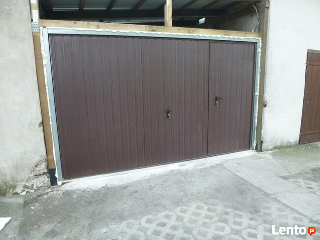 BRAMA podnoszona + dodatkowe drzwi