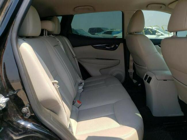 Nissan Qashqai 2017, 2.0L, po gradobiciu