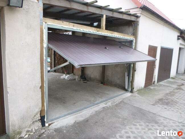 BRAMA podnoszona + dodatkowe drzwi