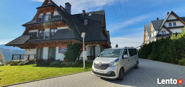 Przewóz osób busem Renault Traifc 3 long 9 osobowy z kierowc