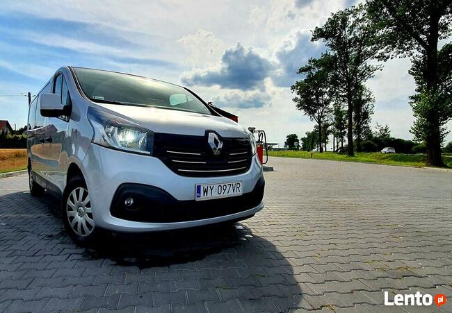 Przewóz osób busem Renault Traifc 3 long 9 osobowy z kierowc