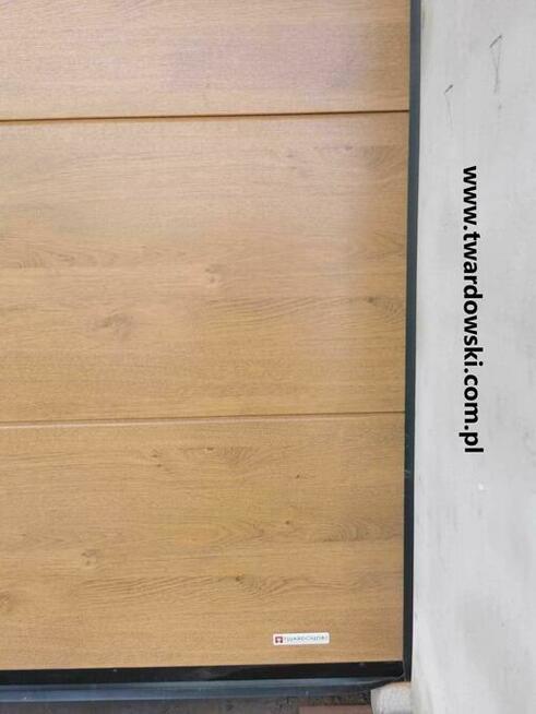 Brama garażowa segmentowa orzech 5000x2480