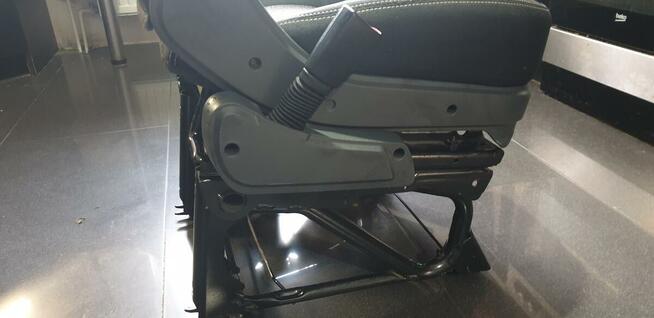 Fotel kierowcy Ducato z podłoketnikie 2018/21