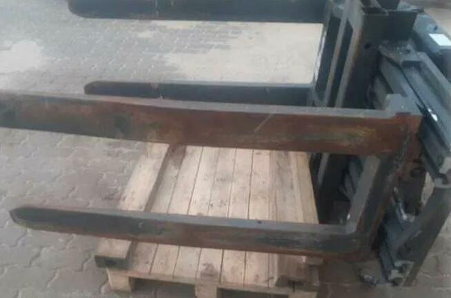 Obrotnica do skrzyń Inverter do palet 360 stopni ścisk