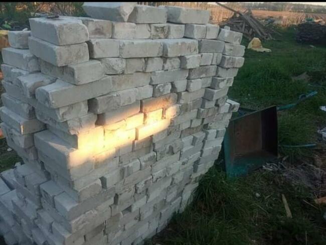 Sprzedam cegłę biała z rozbiórki