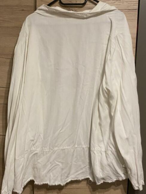 Biała koszula 38 M ze zdobieniami