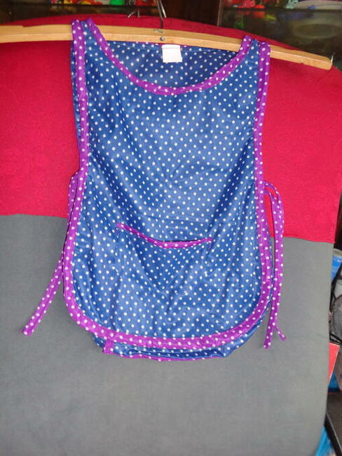 Fartuszki do malowania nowe , do 7 lat kolory