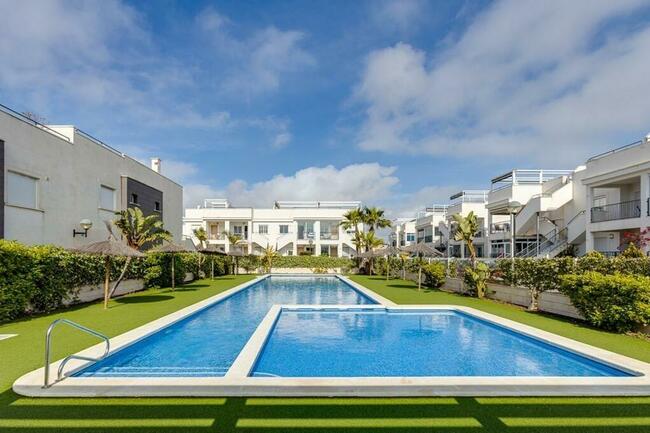 Mieszkanie z basenem Hiszpania, flipping, okazja, inwestycja