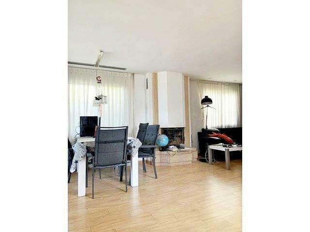 Szeregówka z basenem Hiszpania, flipping, okazja, inwestycja