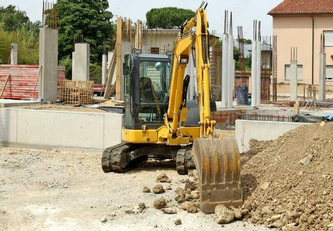 Minikoparka / Mini-koparka / Koparka / Prace roboty ziemne