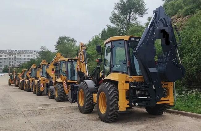 NOWA Koparko Ładowarka MAXUS Krab 4x4x4