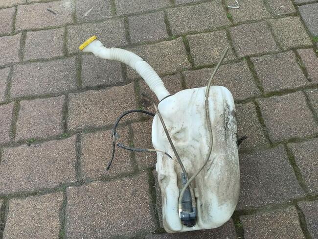 Reno Megane 2 II zbiorniczek spryskiwaczy XENON 8200104709c