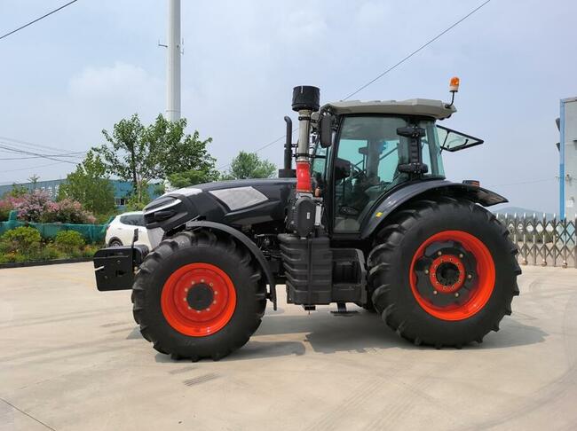 2026 rok NOWY czarny MAXUS 280 KM 4x4 ciągnik rolniczy