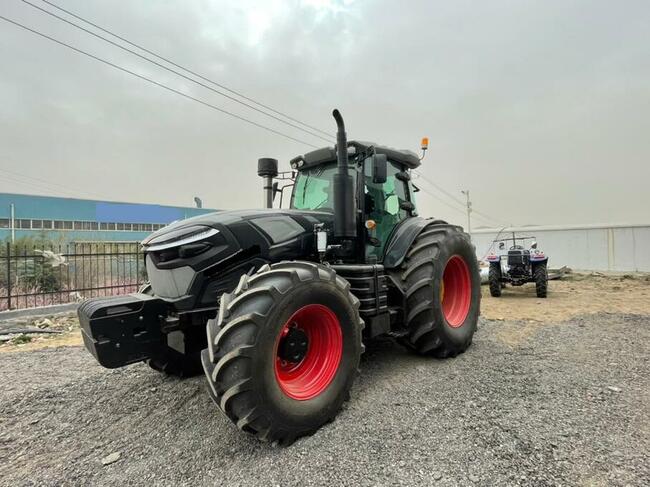 2026 rok NOWY czarny MAXUS 280 KM 4x4 ciągnik rolniczy