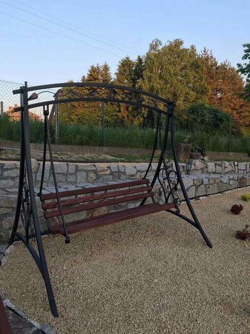 Huśtawki i grille ogrodowe ręcznie robione